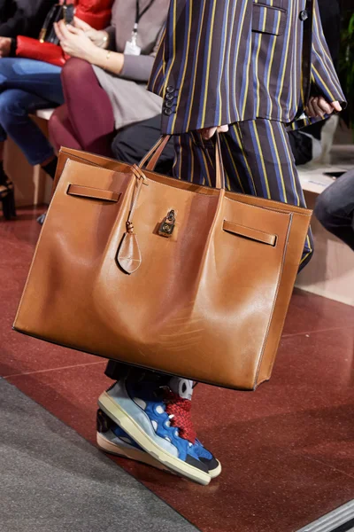 Look 54